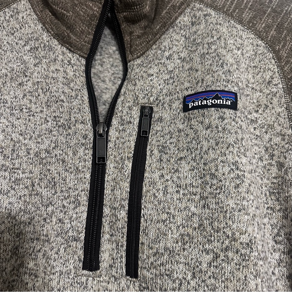 Patagonia Brown quarter zip